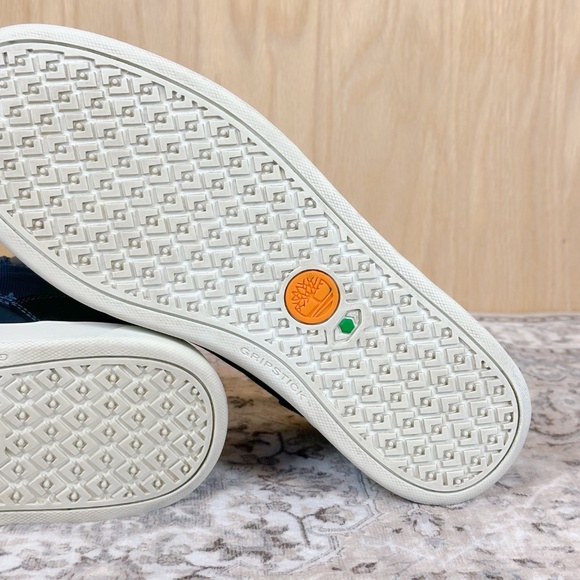 Timberland Groveton Chukka Sneakers - Picture 12 of 14